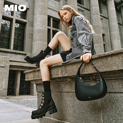 【云粉节】BF楼MIO米奥小众设计马丁靴圆头厚底加绒机车靴酷感增高靴子系带靴M245630267吊牌价1898活动价1423 商品图4