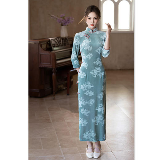 GX复古民族风长款丝绒七分袖旗袍2025秋季新款年轻女士日常修身旗袍 商品图3