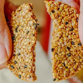 【黑松露亚麻籽脆】糖仅2g/100g！低糖无负担，甄选进口黄金亚麻籽，创新物理脱壳工艺！精准剥离坚硬外壳，只留香脆仁芯，细腻酥香、越嚼越回甘，一片≈3颗深海鱼油！Omega-3直接爆表！