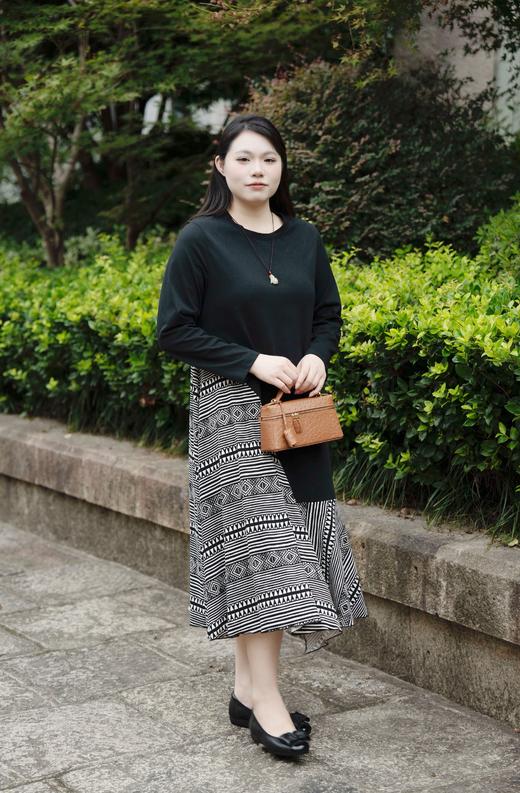 现货，今天秒发！【拼接套头款连衣裙】不显臃肿，非常显瘦！非常有气质！黑色部分面料为100%纯棉，花色拼接部分为聚酯纤维 商品图5