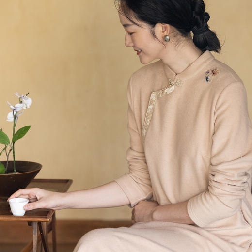 牧衣游原创 手工刺绣纯棉连衣裙柔软舒适宽松新中式改良旗袍 故里 商品图0