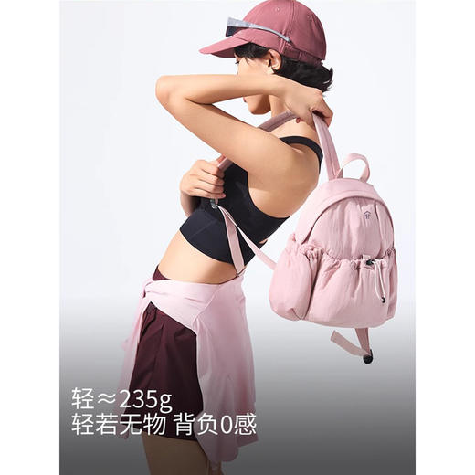 大肚能装！【安诺蓓德 轻便扩容双肩包】采用高韧超柔尼龙面料 经典实用双肩包造型 完美适配日常休闲 短途户外 轻便柔软的材质 久背不累 智能分区设计 收纳更有序  自带扩容功能 只增加容量不增加重量 商品图5