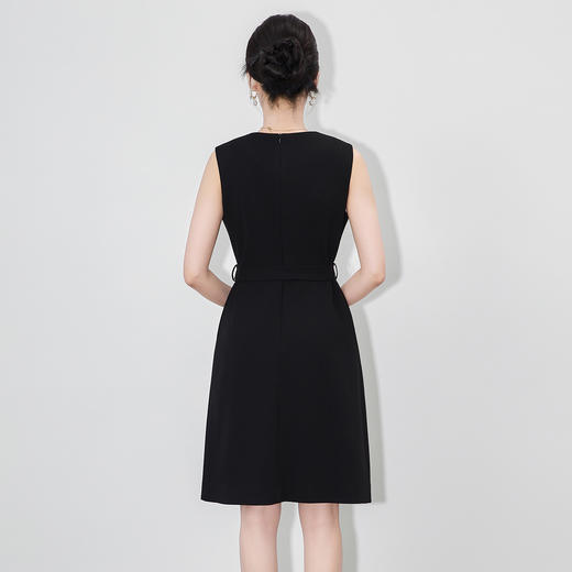 「高货wl」全新升级【铂金会员395/天猫529/差价134】(20940)洛诗琳轻奢简约通勤无袖连衣裙2025秋季收腰系带背心A字裙 商品图2