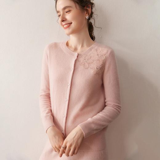 「高货qj」全新升级【铂金会员367/天猫499/差价132】(11531)洛诗琳重工珍珠刺绣花朵羊绒衫2025秋冬气质提花针织开衫女 商品图0