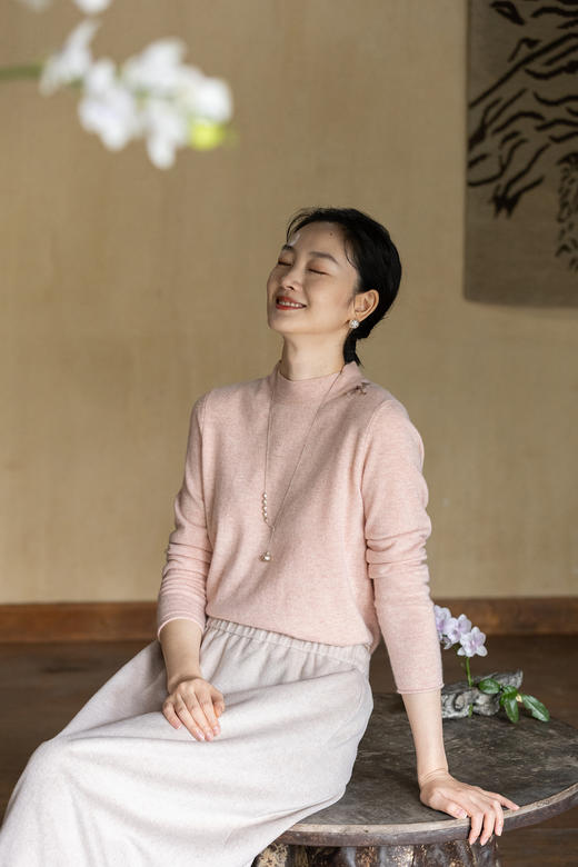 牧衣游原创 羊绒羊毛混织打底毛衣刺绣软糯蓬松保暖百搭上衣 幻月 商品图5