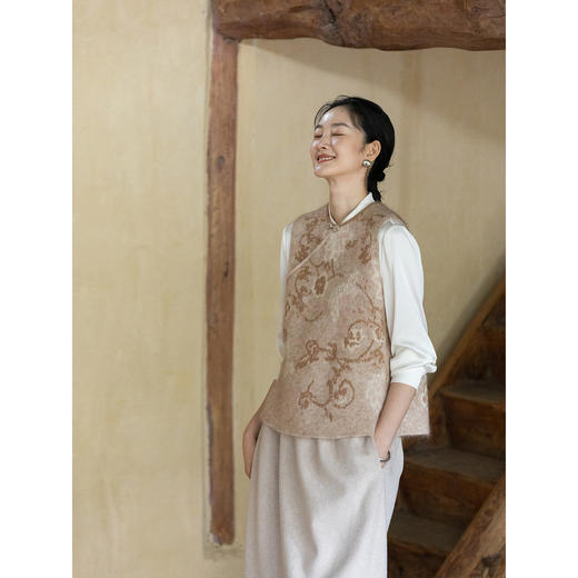 牧衣游原创 提花双色织毛织马夹新款软糯轻盈保暖百搭背心 壹禾 商品图3