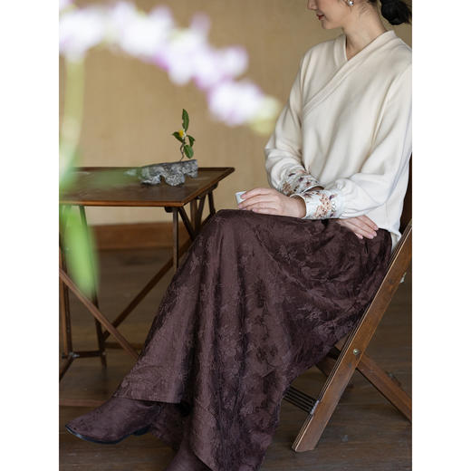 牧衣游原创 芍药提花半裙秋新款柔软轻盈宽松百搭A字半身裙 蜜尔 商品图3