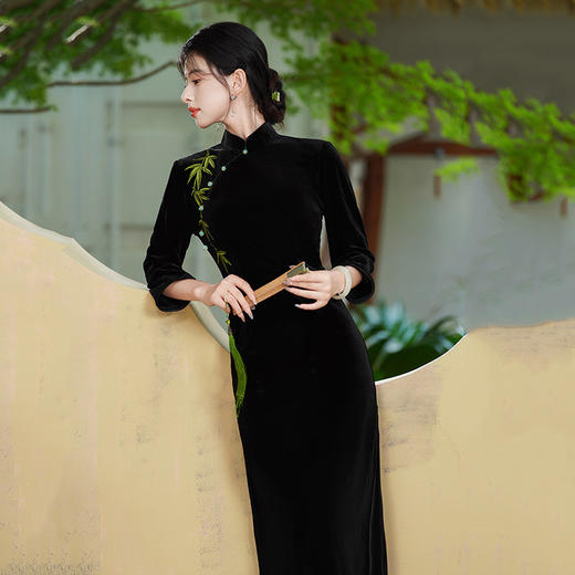 秋冬季改良年轻款刺绣金丝绒长袖旗袍SC22029 商品图2