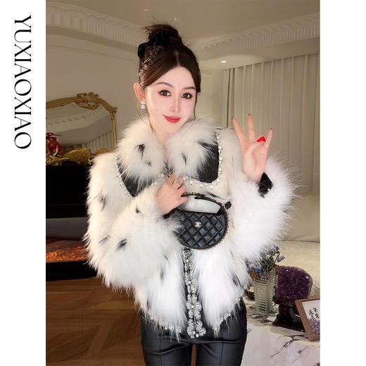 余潇潇【浮世恋曲】奢华高级感经典貉子毛翻领宽松皮草羽绒外套 商品图0