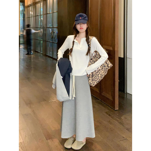 <曾小咸推荐>现货秒杀 ！微信超特价！3色v领长袖T恤 日常109.99 立减50 秒杀59.99！！ 商品图1