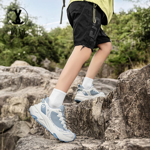 热卖中！！【奥特莱斯线下专柜有售】简届 山境1.0全地形户外四季款运动鞋 / 简届 云曦秋冬款越野运动鞋（男女同款）预售！驼绒漫沙（秋冬款）36、37、38码预计12.5发货！ 商品图0