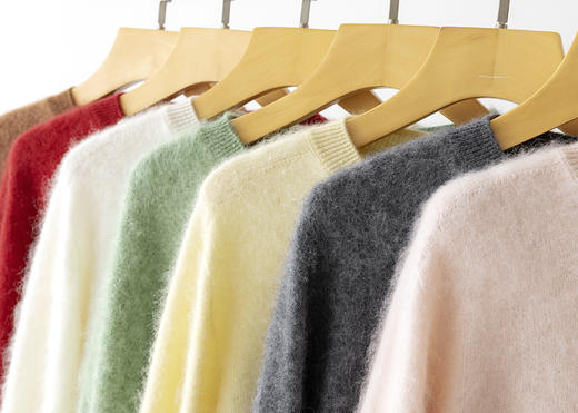 【高品质私服】【无缝羊绒羊毛混纺拉毛圆领开衫】无缝一体工艺，长长的绒，可与皮草相媲美，做工精致，纹路特别细腻，休闲又日常，上班上学穿都合适YS236-CC 商品图2