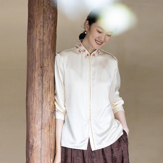 牧衣游原创 22姆米重磅机绣真丝衬衫新款光泽垂顺通勤衬衣 淡月行 商品图0