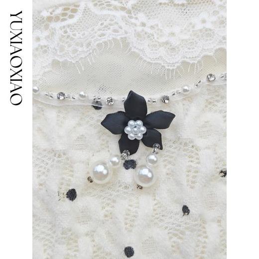 余潇潇【玛德琳茶会】设计感立体波点印花胸口花边镂空弹力显瘦上衣 商品图2