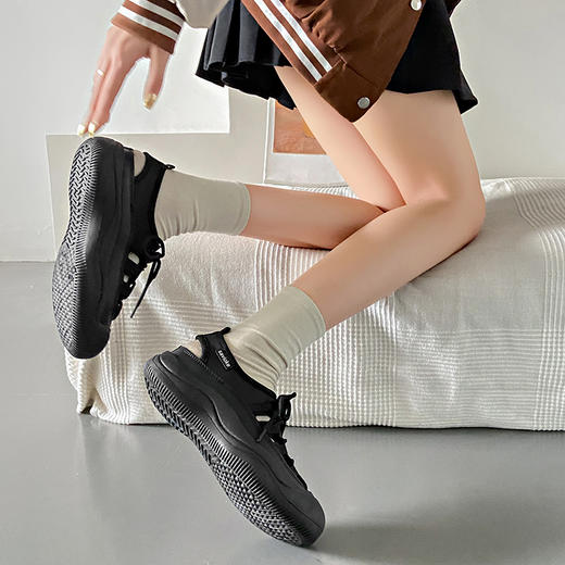 【特妮娜轻便镂空凉鞋】可游玩 可户外攀岩爬山 可日常穿 上脚轻鞋 镂空设计更透气 排水效便 百搭时尚款凉果好 脚床贴合足底 柔软防滑设计 Z# 商品图2