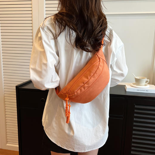 男女同款【JACOPONNUS 日系休闲小挎包】超轻尼龙材质 单包自重轻 久背不勒肩 夏季出行无负担 日系低饱和配色 极简线条设计 打造慵懒松弛感造型 商品图2