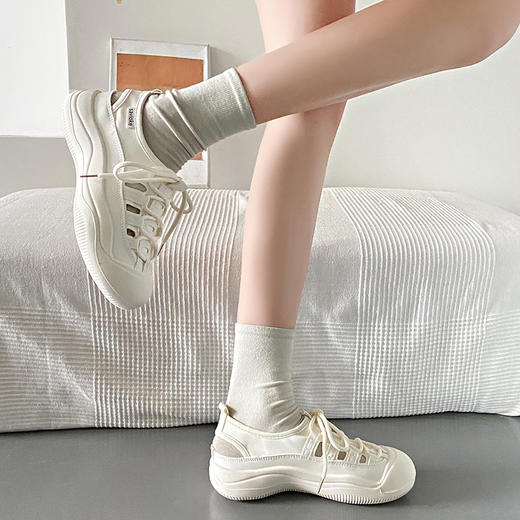 【特妮娜轻便镂空凉鞋】可游玩 可户外攀岩爬山 可日常穿 上脚轻鞋 镂空设计更透气 排水效便 百搭时尚款凉果好 脚床贴合足底 柔软防滑设计 Z# 商品图0