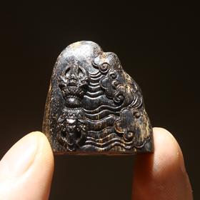 BC.LT9.26-8  东马老料沉水(金刚杵)挂件 ，6.78g