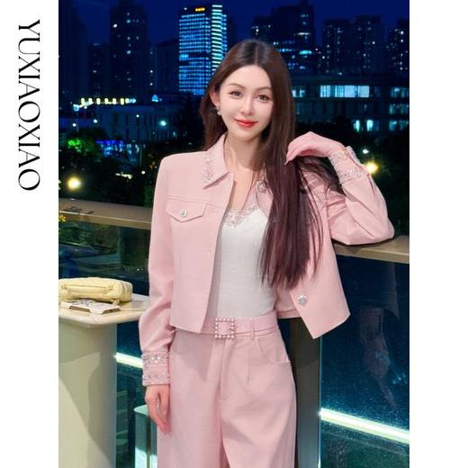 余潇潇【甜心工坊】珠片刺绣皮质翻领长款风衣&短款外套&宽松直筒裤 商品图3