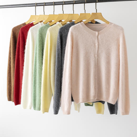 【高品质私服】【无缝羊绒羊毛混纺拉毛圆领开衫】无缝一体工艺，长长的绒，可与皮草相媲美，做工精致，纹路特别细腻，休闲又日常，上班上学穿都合适YS236-CC 商品图1