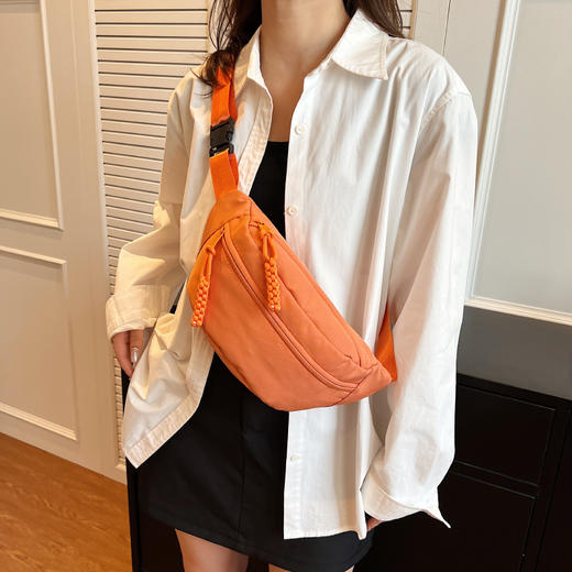男女同款【JACOPONNUS 日系休闲小挎包】超轻尼龙材质 单包自重轻 久背不勒肩 夏季出行无负担 日系低饱和配色 极简线条设计 打造慵懒松弛感造型 商品图0