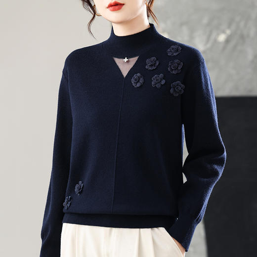 CC 25346气质上衣半高领打底衫减龄时髦立体花朵毛衣 商品图1