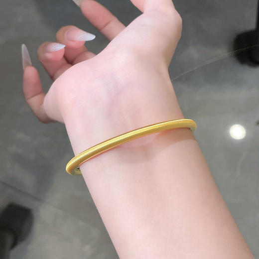 【限时克减150元】足金 无氰5D硬金固口手镯丝绒圆棍手镯（面宽约3.9-4.3mm）(AR5DSZ00076),(预售产品下单后不退款不退货不换货不补差价) 商品图3