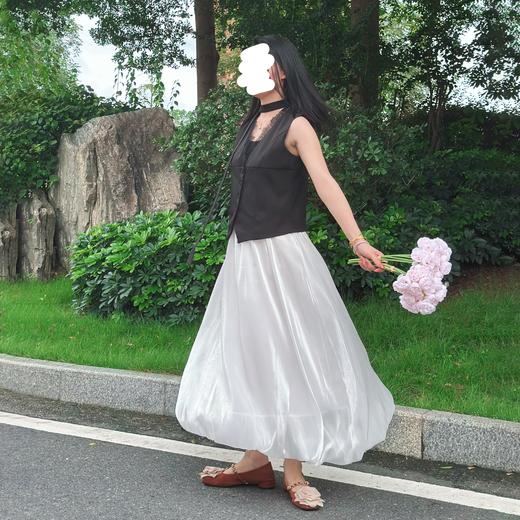 每一步都绽放流光【特妮娜 琉璃纱珠光花苞裙】珠光缎面 内衬细腻亲肤 视觉显高 修饰腿型 清新又仙气 松紧腰身 轻松搞定出游搭配 商品图3