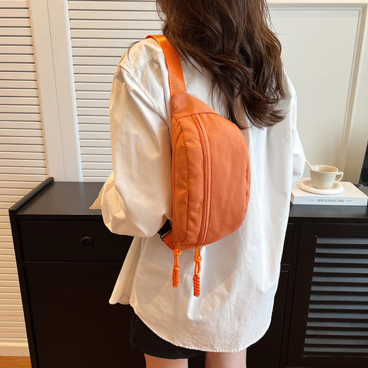 男女同款【JACOPONNUS 日系休闲小挎包】超轻尼龙材质 单包自重轻 久背不勒肩 夏季出行无负担 日系低饱和配色 极简线条设计 打造慵懒松弛感造型 商品图1