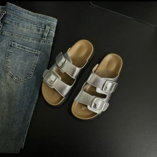 一脚蹬超方便！！【特妮娜 双扣治愈系勃肯拖】精选牛皮革 双扣设计 自由调节松紧 防水防汗 增高3.5cm 橡胶大底 防滑耐磨 商品图5