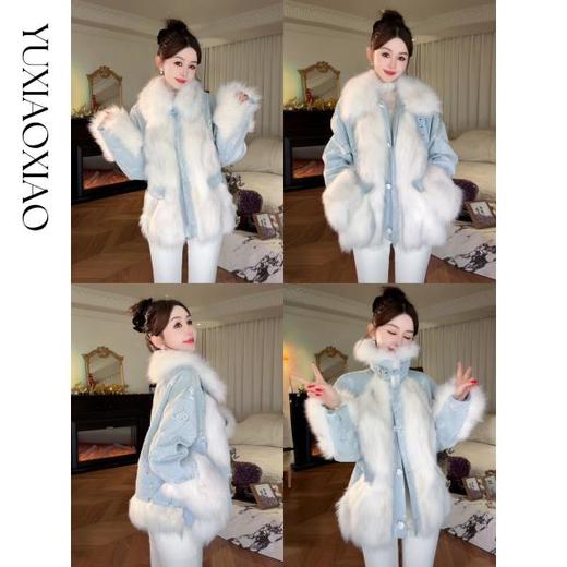 余潇潇【冰蓝蝶梦】轻奢芬兰狐狸毛拼接蝴蝶烧花牛仔翻领鹅绒羽绒服 商品图0