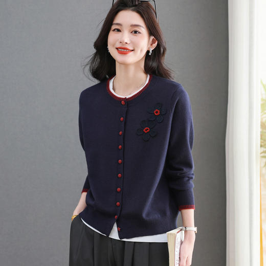 CC 5-6622圆领针织开衫外套宽松软糯毛衣 商品图2