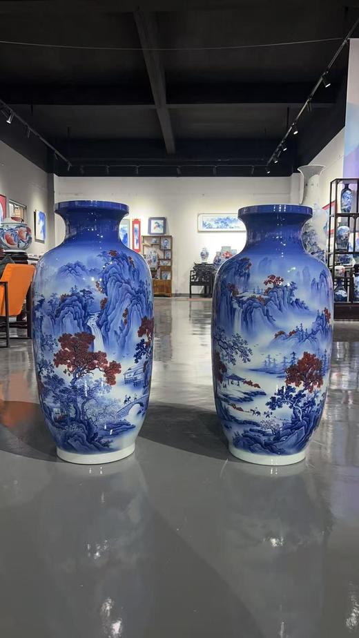 青花《秋山行旅图》赏瓶 商品图0