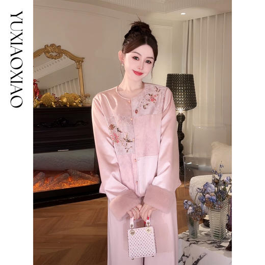 余潇潇【琼华赋】精致提花醋酸拼接珠片刺绣水貂袖口圆领国风外套 商品图0