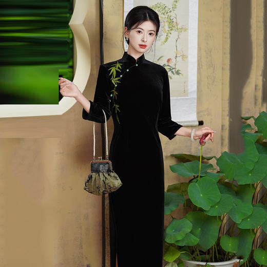 秋冬季改良年轻款刺绣金丝绒长袖旗袍SC22029 商品图3