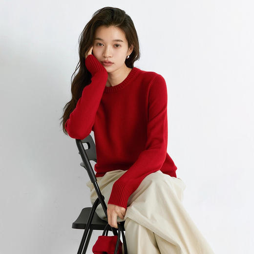 真正的捡漏【100羊毛一线成衣圆领羊毛衫】抗起球 不变形 绒感细腻不扎 上身又轻又暖 百搭显瘦 高密编织 弹软而不勒 商品图6