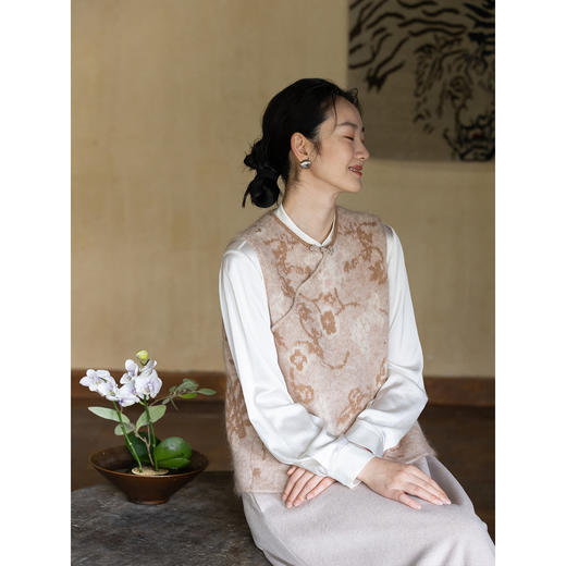 牧衣游原创 提花双色织毛织马夹新款软糯轻盈保暖百搭背心 壹禾 商品图2