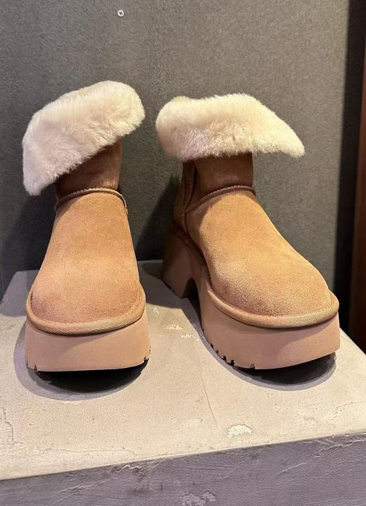 女款埃斯米翻毛靴 商品图1