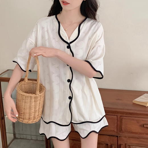 【肌肤的本能选择】包边开衫短袖家居服套装 自带无感Bra 贴身舒适 自然与科技结合的柔软面料 释放睡前肌肤压力 商品图7