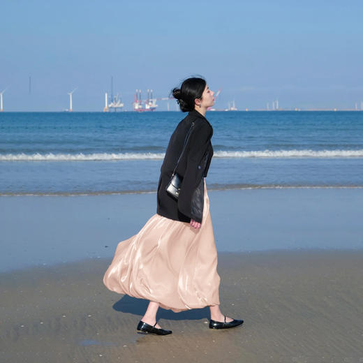 每一步都绽放流光【特妮娜 琉璃纱珠光花苞裙】珠光缎面 内衬细腻亲肤 视觉显高 修饰腿型 清新又仙气 松紧腰身 轻松搞定出游搭配 商品图8