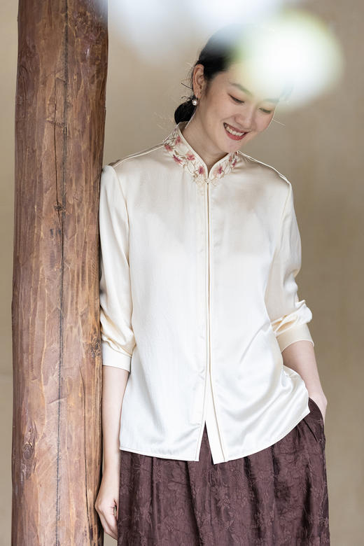 牧衣游原创 22姆米重磅机绣真丝衬衫新款光泽垂顺通勤衬衣 淡月行 商品图5