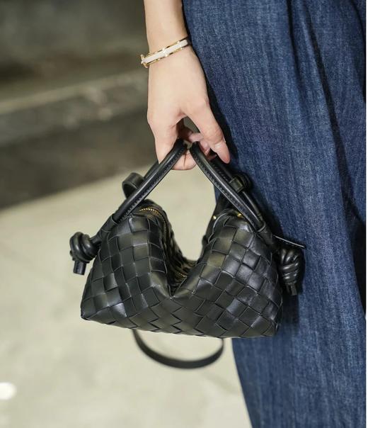 重磅渠道  Loop编织相机包   编织手提包/编织饭盒   高级范斜挎包 商品图0