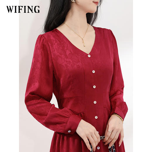 未风红色复古提花连衣裙女春2026年春季新款高腰显瘦V领长款裙子 商品图2