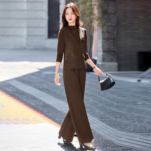 2025秋冬减龄新款别致漂亮收腰马甲三件套 YIHFUS2566 商品图2