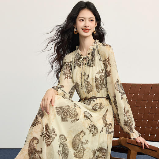 【10/1新品】熙世界佩斯利腰果印花连衣裙女秋季内搭吊带裙复古长袖裙子两件套 商品图4
