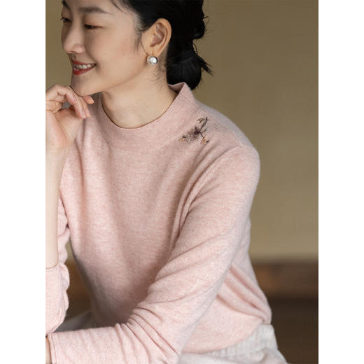 牧衣游原创 羊绒羊毛混织打底毛衣刺绣软糯蓬松保暖百搭上衣 幻月 商品图1