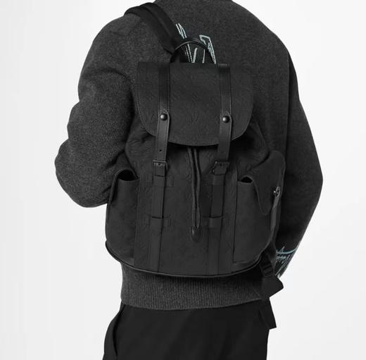 驴家  *压花图案按扣抽绳翻盖开合  牛皮革  背包双肩包  小号/中号   男款  黑色（CB） 商品图0