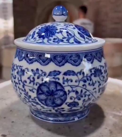 金刚钵型缠枝莲茶叶罐 商品图0