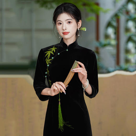 秋冬季改良年轻款刺绣金丝绒长袖旗袍SC22029 商品图4