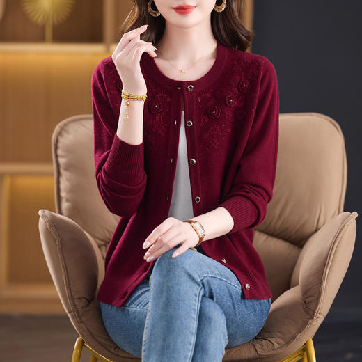 rq1053香迪莎新款圆领纯羊毛针织开衫女中年妈妈大码洋气设计感毛衣外套 商品图0